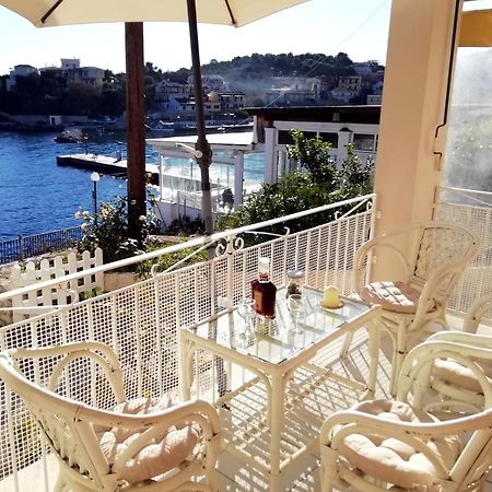 Appartement Sea Rose à Kassiopi Extérieur photo