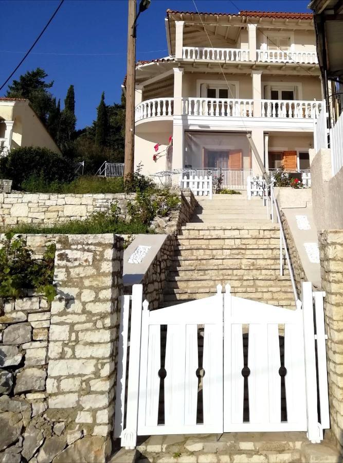 Appartement Sea Rose à Kassiopi Extérieur photo