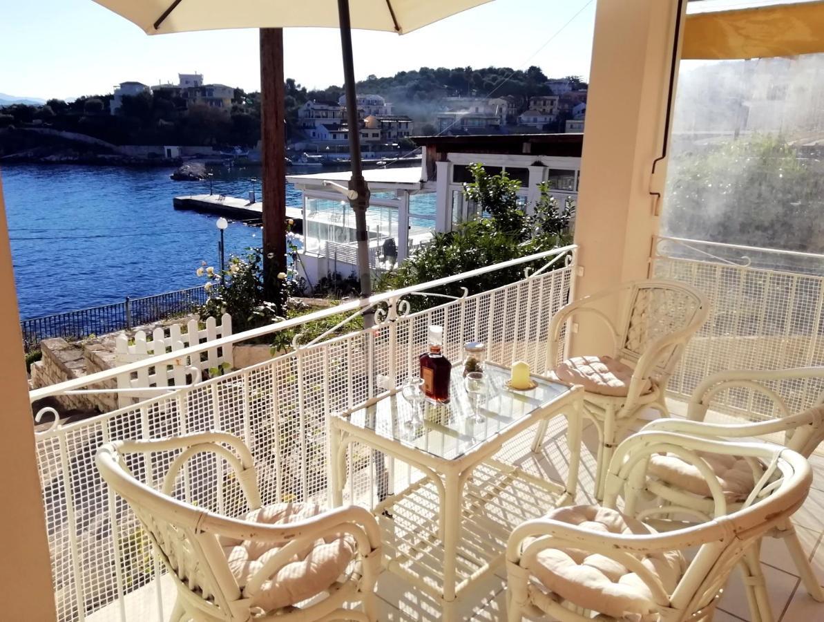 Appartement Sea Rose à Kassiopi Extérieur photo