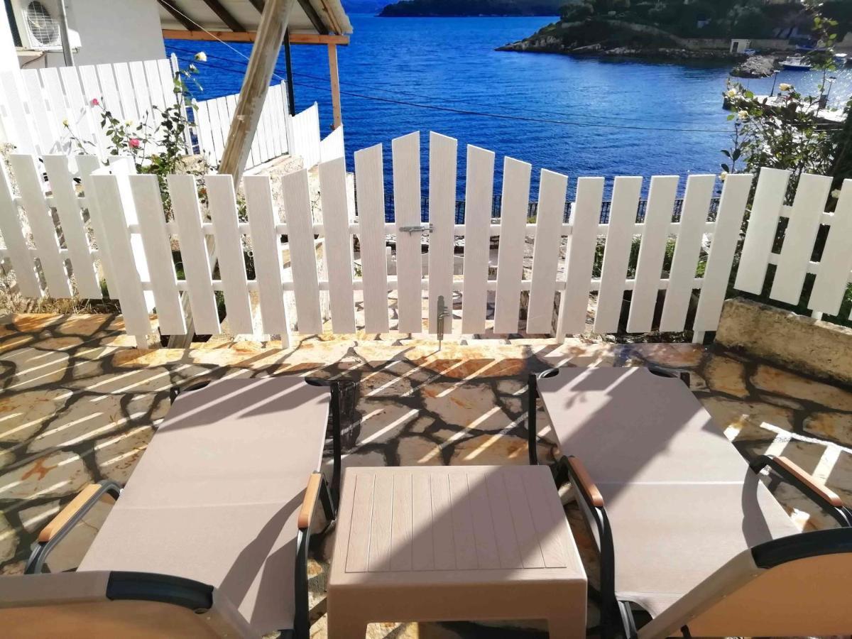 Appartement Sea Rose à Kassiopi Extérieur photo