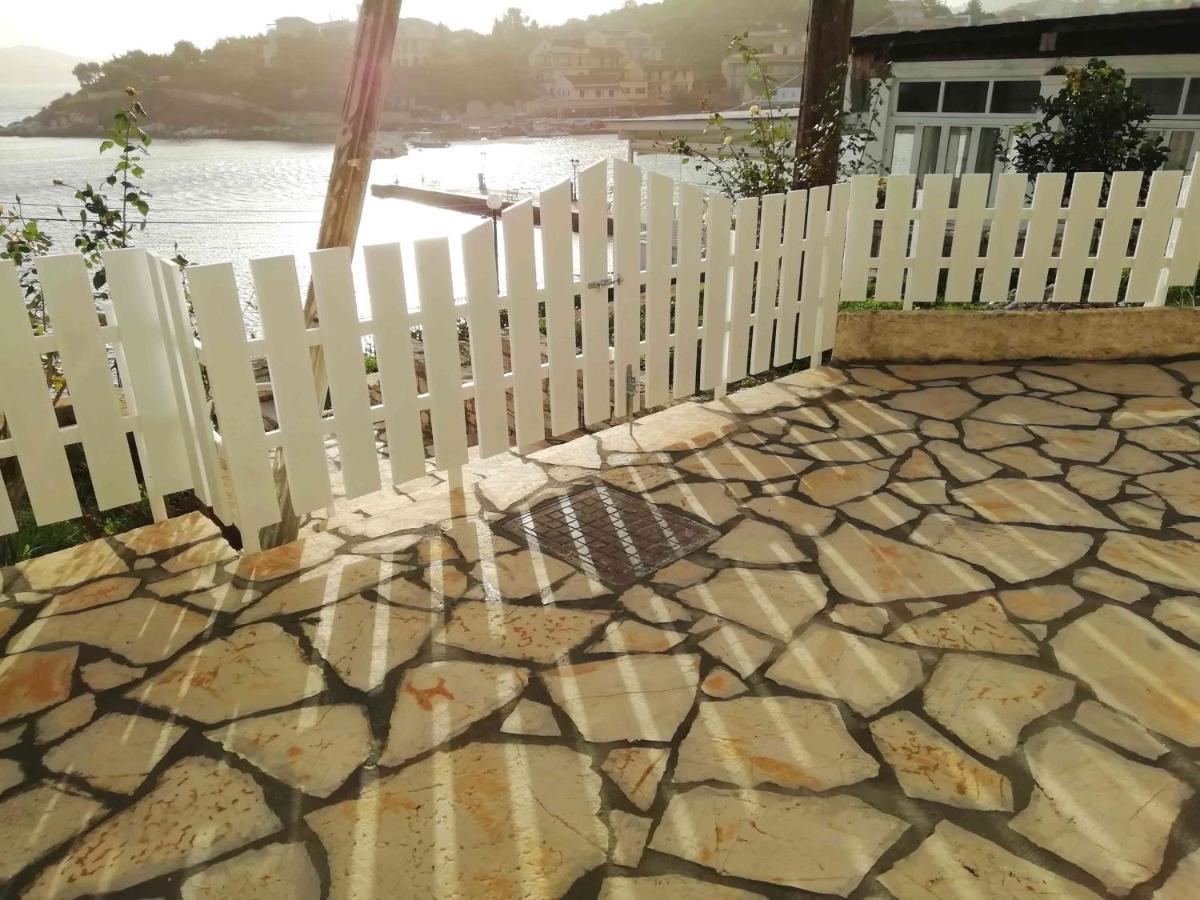Appartement Sea Rose à Kassiopi Extérieur photo