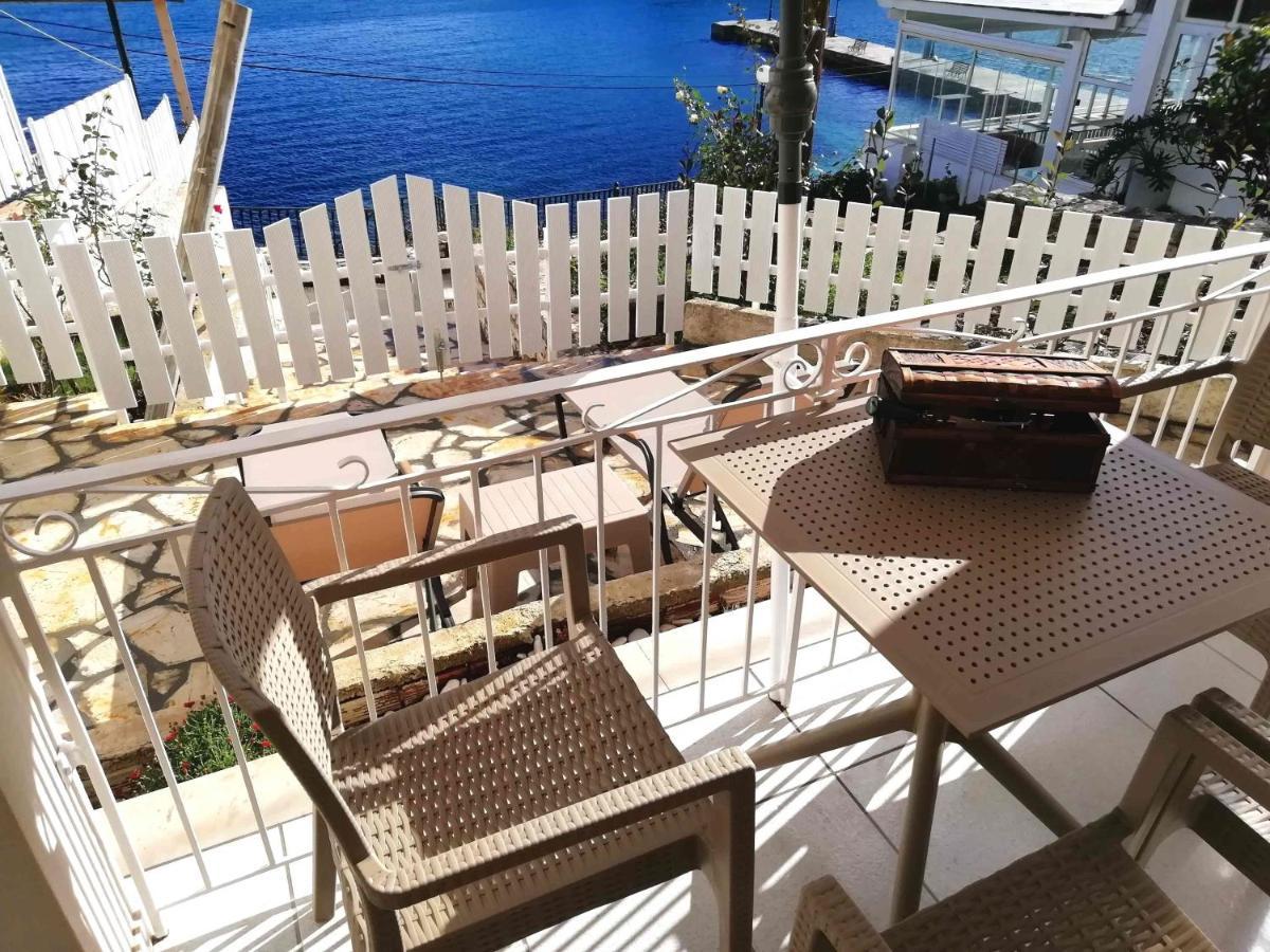 Appartement Sea Rose à Kassiopi Extérieur photo